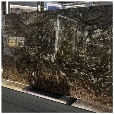 メタリカス花崗岩のスラブ